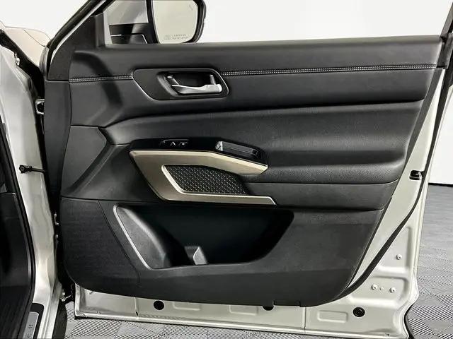 2023 Nissan Pathfinder Platinum FWD