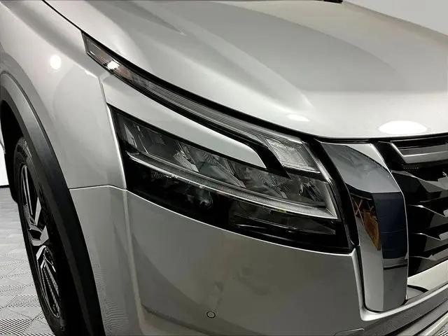 2023 Nissan Pathfinder Platinum FWD