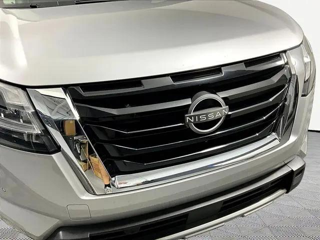 2023 Nissan Pathfinder Platinum FWD