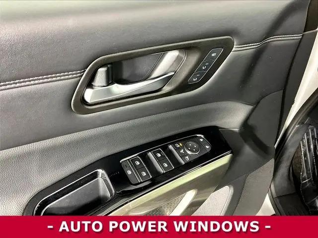2023 Nissan Pathfinder Platinum FWD