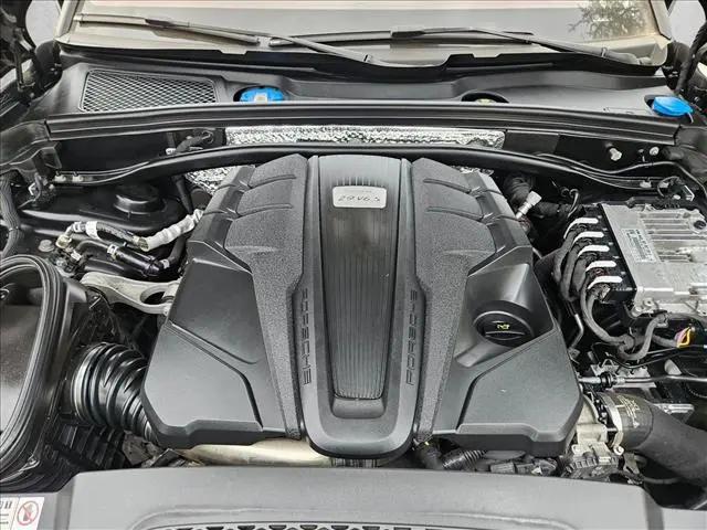 2023 Porsche Macan S