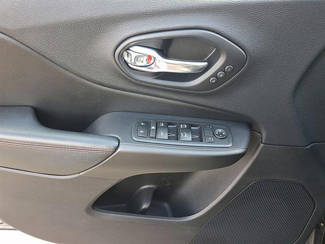 Used 2019 Jeep Cherokee Trailhawk Elite 4x4 For Sale in East Hanover, NJ