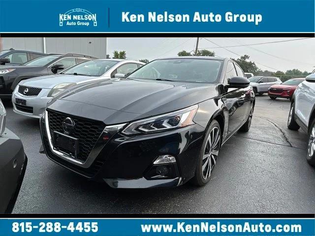 2019 Nissan Altima 2.5 Platinum for sale in Dixon, IL