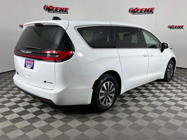 2023 Chrysler Pacifica Hybrid Touring L 2023 Chrysler Pacifica Hybrid Touring L