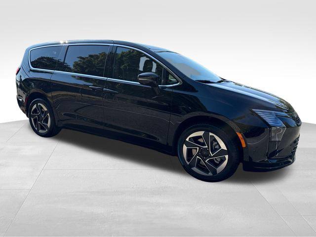 2027 Chrysler Pacifica PACIFICA LIMITED AWD