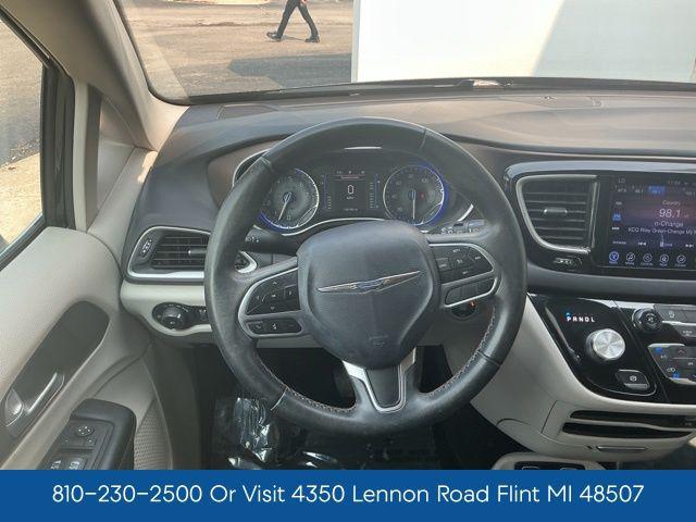 2017 Chrysler Pacifica Touring-L