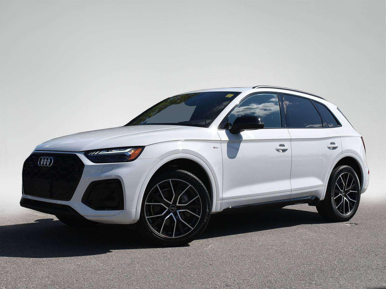  2023 Audi Q5 quattro Technik 45 TFSI   