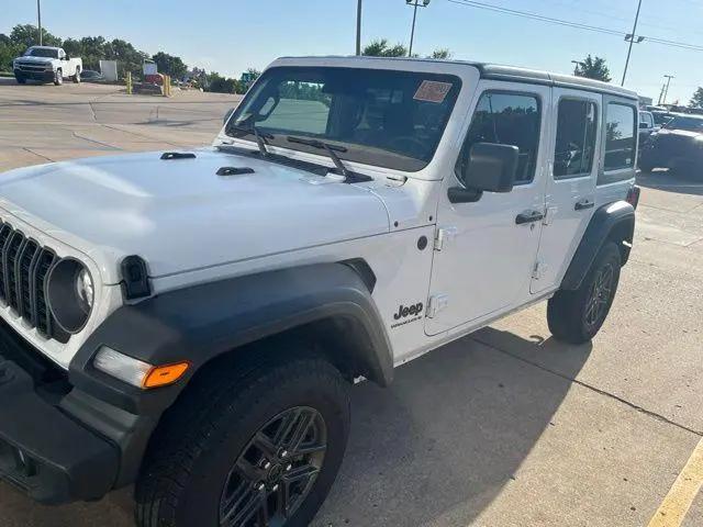 2025 Jeep Wrangler 4-Door Summit 4x4 for sale in Jefferson City, MO