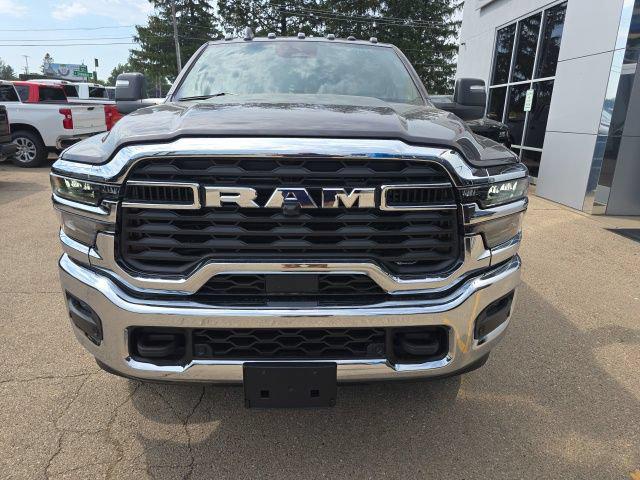 2026 RAM Ram 3500 RAM 3500 TRADESMAN CREW CAB 4X4 64 BOX