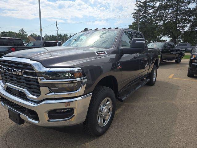 2026 RAM Ram 3500 RAM 3500 TRADESMAN CREW CAB 4X4 64 BOX
