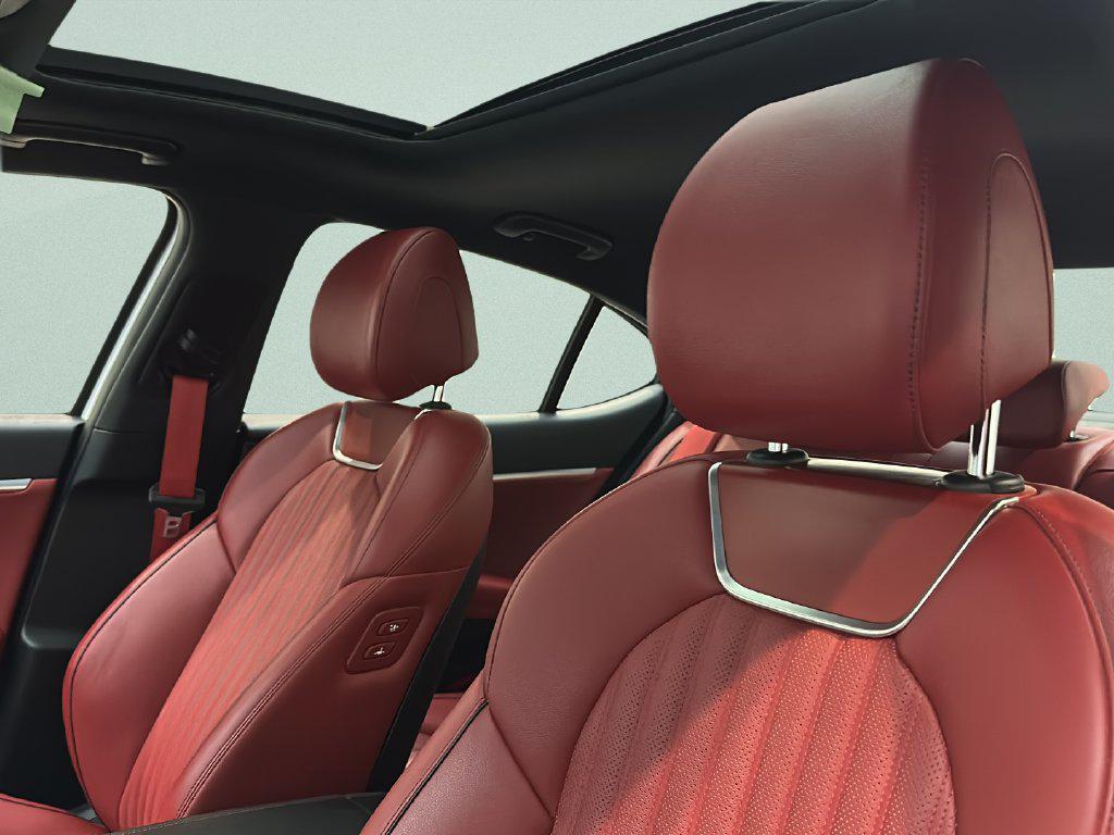 2024 GENESIS G70 Sport Advanced - Photo 11