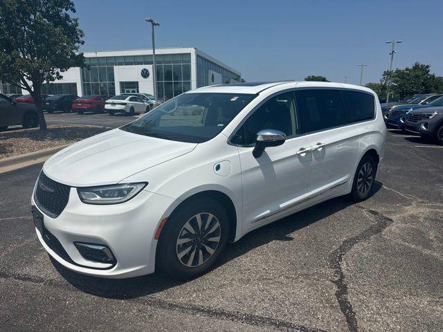 2023 Chrysler Pacifica Hybrid Limited for sale in Lees Summit, MO