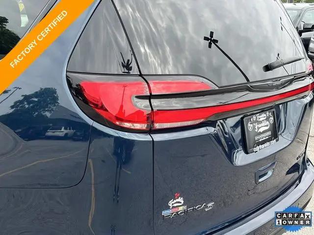 2025 Chrysler Pacifica Limited AWD