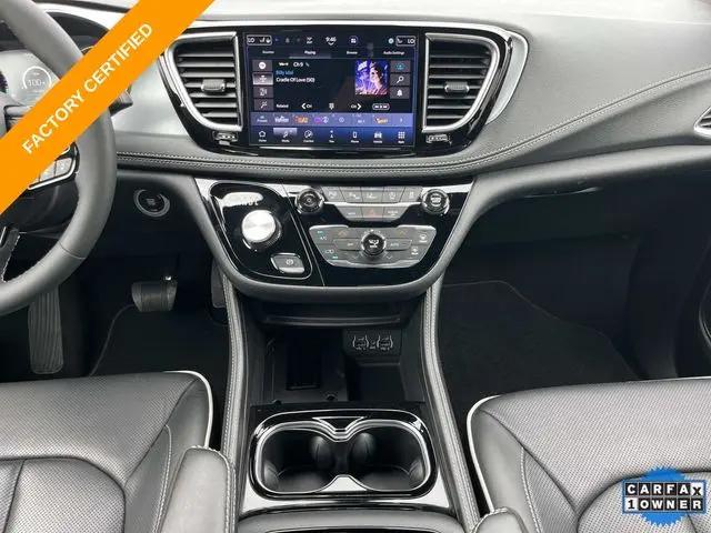 2025 Chrysler Pacifica Limited AWD
