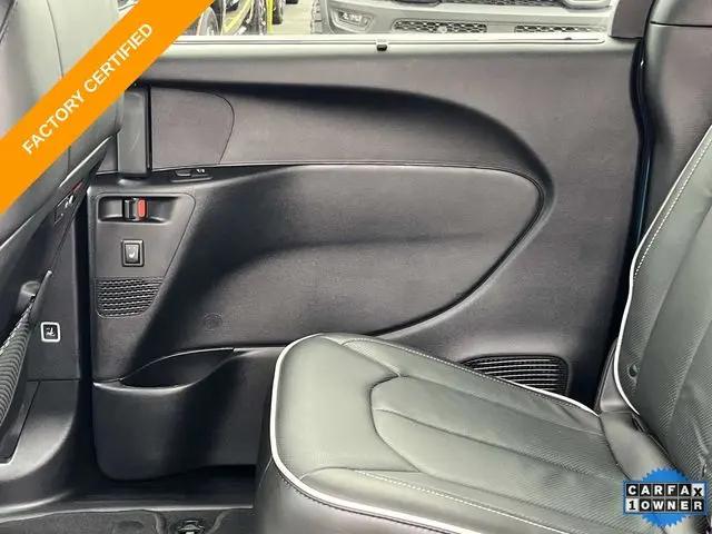 2025 Chrysler Pacifica Limited AWD