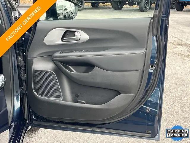 2025 Chrysler Pacifica Limited AWD