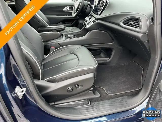 2025 Chrysler Pacifica Limited AWD