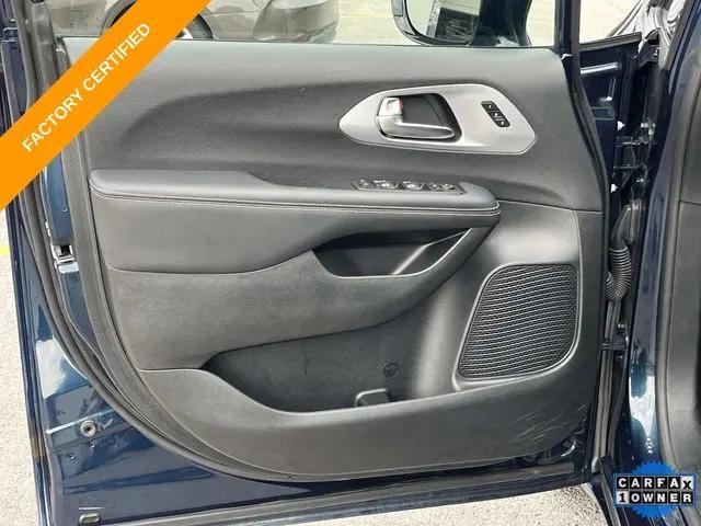 2025 Chrysler Pacifica Limited AWD