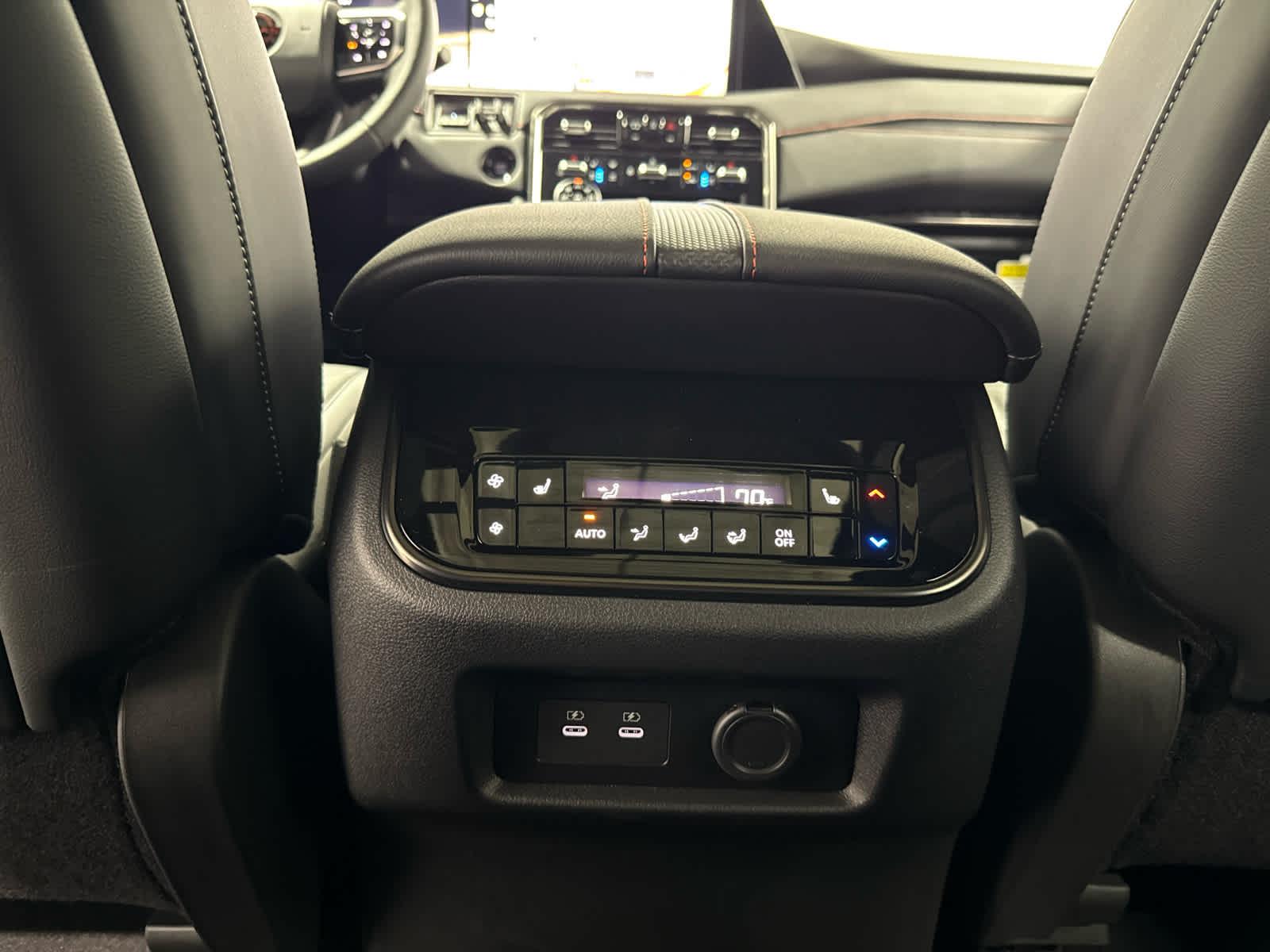 2026 Nissan Armada PRO-4X - Photo 25