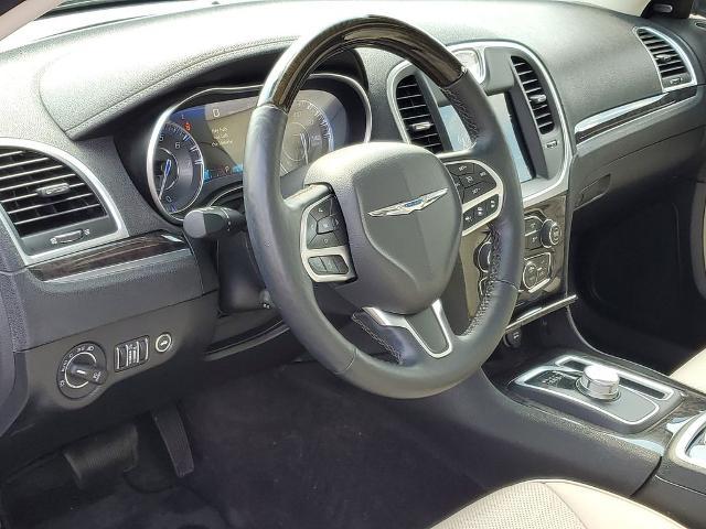 2017 Chrysler 300 AWD