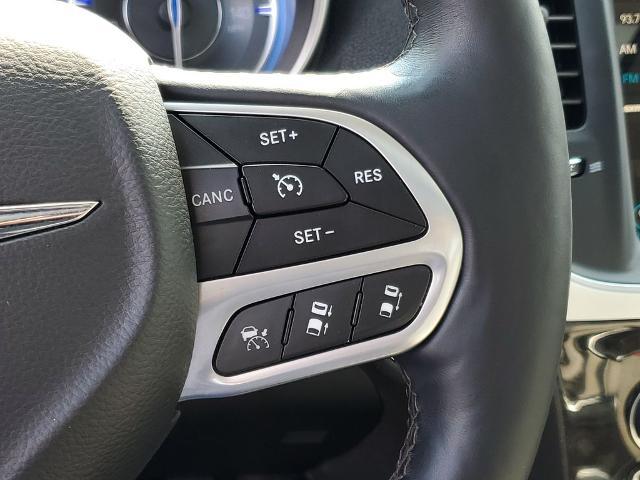 2017 Chrysler 300 AWD