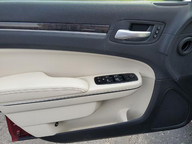 2017 Chrysler 300 AWD