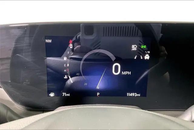 2025 Buick NV Preferred FWD