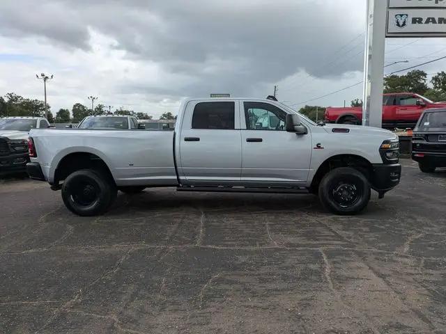 2026 Ram 3500 Tradesman Crew Cab 4x4 8 Box