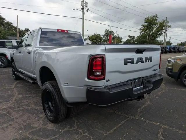 2026 Ram 3500 Tradesman Crew Cab 4x4 8 Box