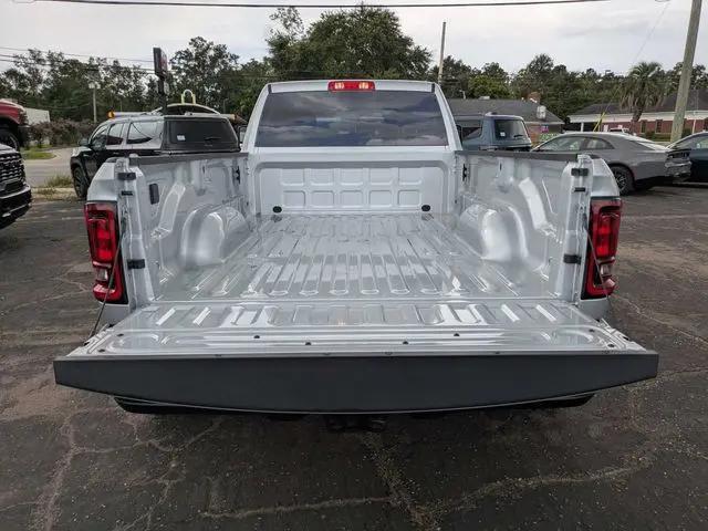 2026 Ram 3500 Tradesman Crew Cab 4x4 8 Box