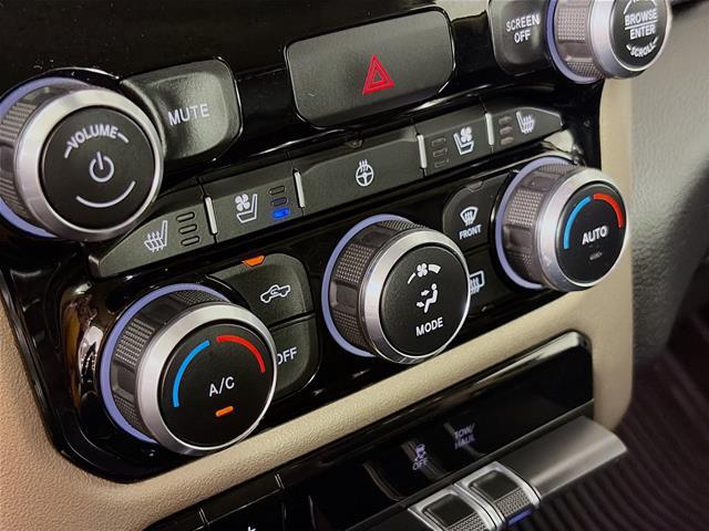 2019 Ram 1500 Laramie Crew Cab 4x4 6'4" Box