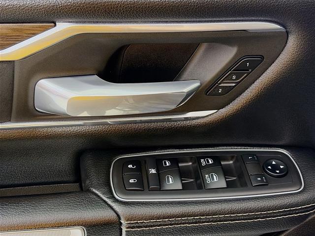 2019 Ram 1500 Laramie Crew Cab 4x4 6'4" Box