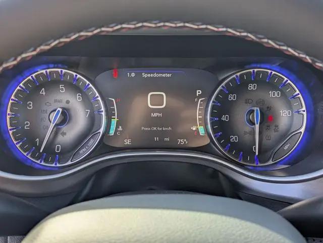 2027 Chrysler Pacifica Select