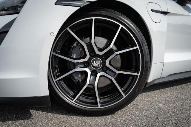 2023 Porsche Taycan Base