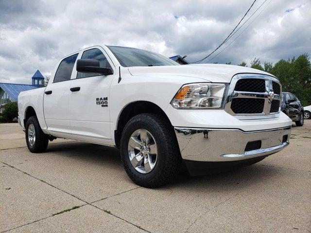 2022 RAM 1500 Classic SLT Crew Cab 4x4 57 Box