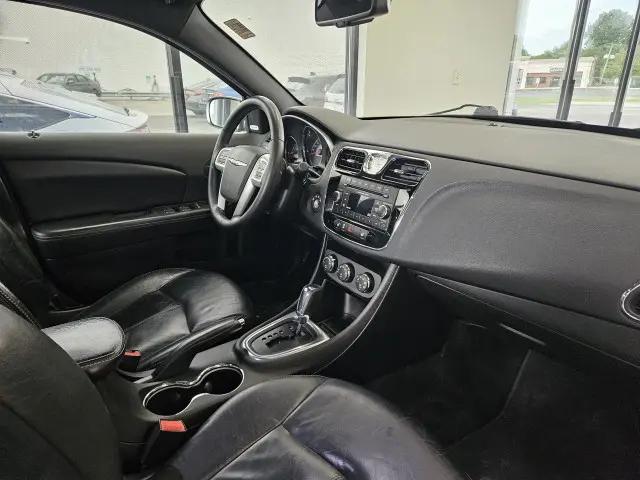 2013 Chrysler 200 Limited