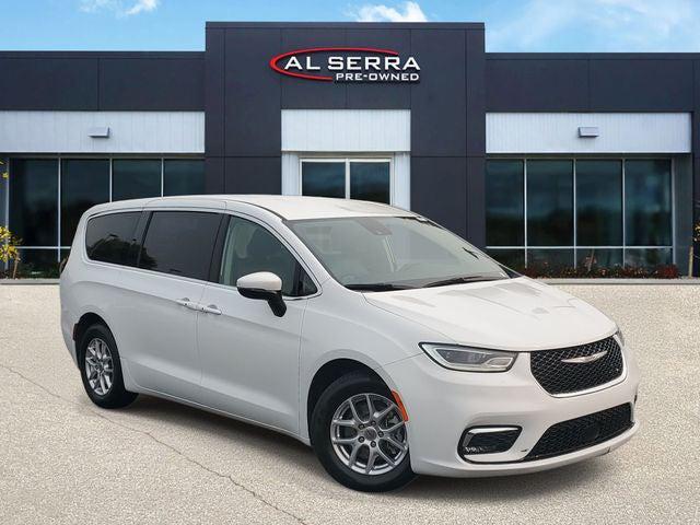 2023 Chrysler Pacifica Touring L for sale in Grand Blanc, MI