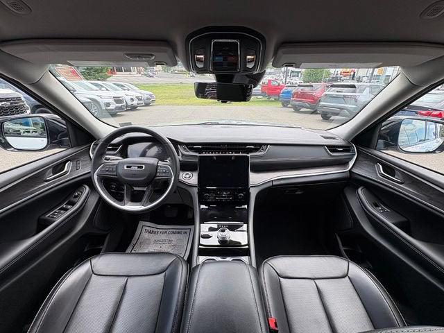 2023 Jeep Grand Cherokee Limited 4x4 2023 Jeep Grand Cherokee Limited 4x4