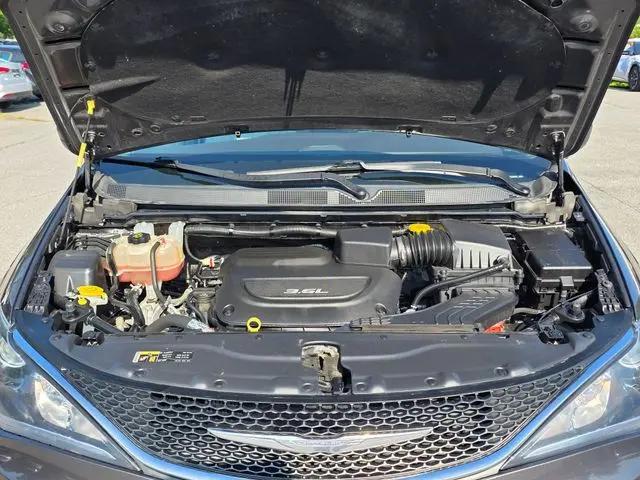 2017 Chrysler Pacifica Touring-L