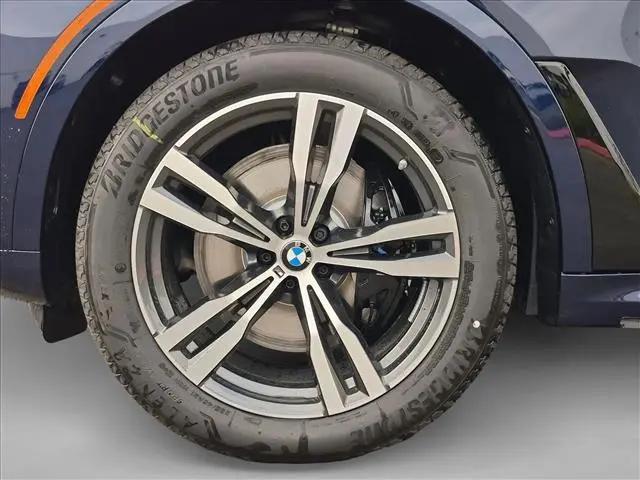 2027 BMW X7 M60i