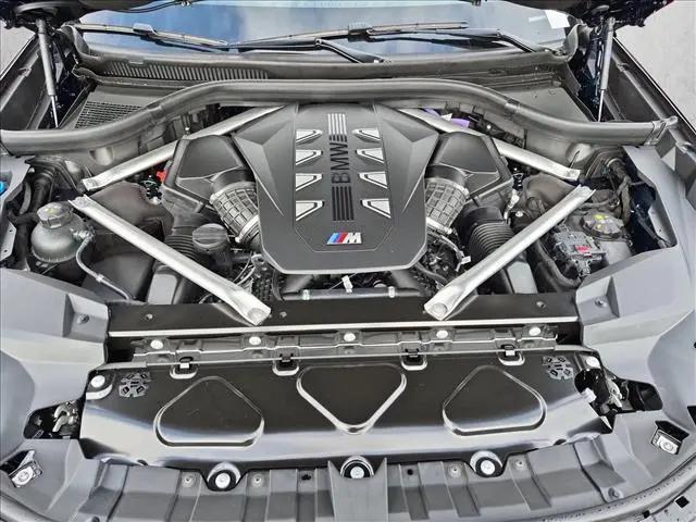 2027 BMW X7 M60i