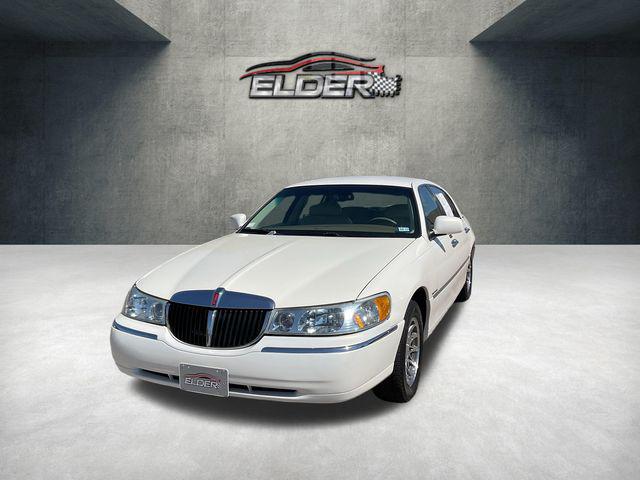 2000 Lincoln Town Car Signature for sale in Cedar Park, TX