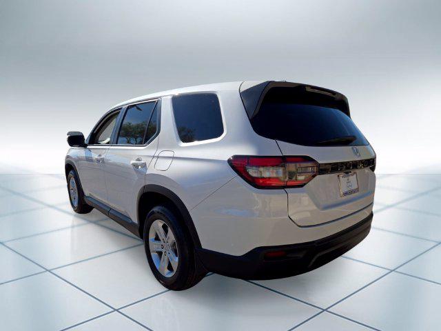 2023 Honda Pilot LX - Photo 7