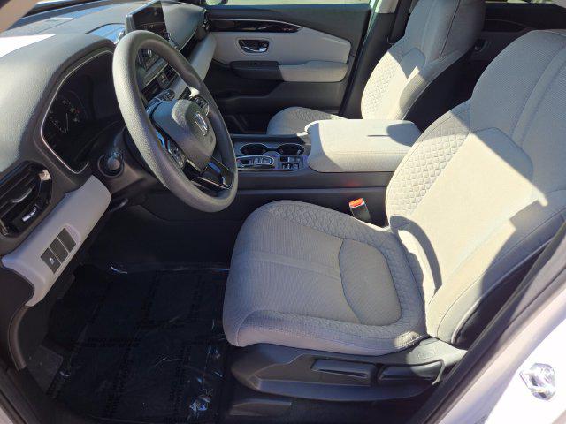 2023 Honda Pilot LX - Photo 14