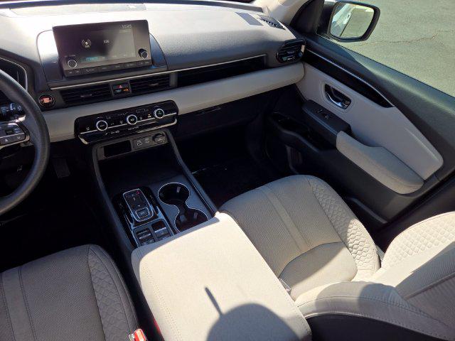 2023 Honda Pilot LX - Photo 18