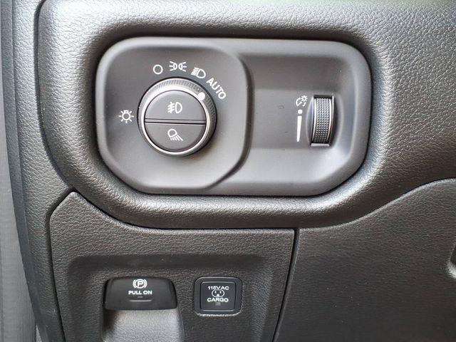 2026 Ram 1500 Express Crew Cab 4x4 5'7" Box
