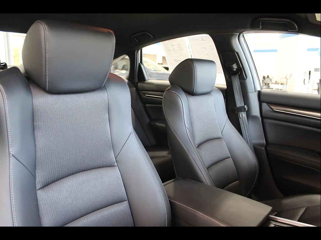 2022 Honda Accord Sport - Photo 24