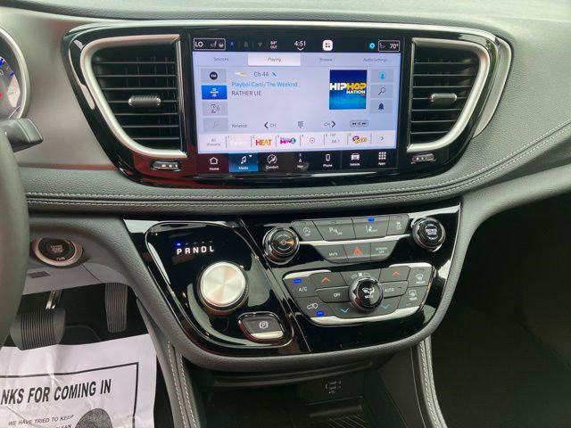 2027 Chrysler Pacifica Limited