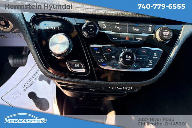 2021 Chrysler Pacifica Touring L