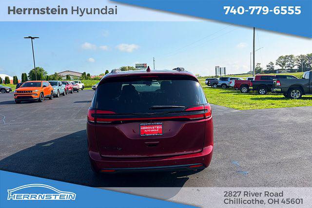 2021 Chrysler Pacifica Touring L